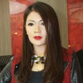 Indah Dewi Pertiwi Saat Menggelar Jumpa Pers di Kemang, Jakarta Selatan