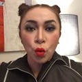 Melly Goeslaw dan Gayanya yang Selalu Baru