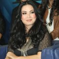 Titi DJ Saat Jumpa Pers Indonesian Idol 2014