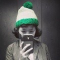 Shim Eun Kyung Pamer Topi Hijaunya