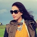 Fanny Fabriana Dengan Latar Stonehenge