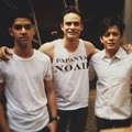 Al Ghazali, Ashraf Sinclair dan Ariel Kompak Berbaju Putih
