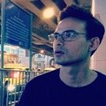 Ashraf Sinclair Lahir di Croydon, Inggris