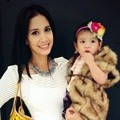 Fanny Fabriana Berpose dengan Kimora