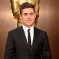 Zac Efron di Red Carpet Oscar 2014