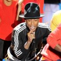 Pharrell Williams Saat Nyanyikan Lagu 'Happy'