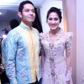 Dude Harlino dan Alyssa Soebandono Saat Fitting Baju Pengantin