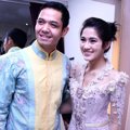 Dude Harlino dan Alyssa Soebandono Saat Fitting Baju Pengantin