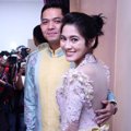 Dude Harlino dan Alyssa Soebandono Saat Temui Wartawan yang Hadir