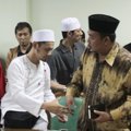 Ustadz Guntur Bumi Saat Datangi Kantor MUI