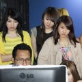 Cherry Belle Saat Melihat Proses Pembuatan Games Android