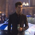 Dominic Cooper Sebagai Dino Brewster