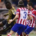 Mario Balotelli Saat Dikepung Pemain Atletico Madrid