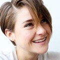 Shailene Woodley Berpose untuk Wawancara Website 'Into The Gloss'