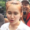 Ayu Ting Ting Saat Datangi Pengadilan Agama Depok