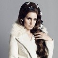 Lana Del Rey Berpose untuk Kampanye H&M Autumn-Winter 2012/2013