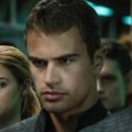 Theo James Sebagai Four