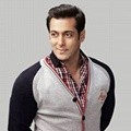 Salman Khan Pamerkan Koleksi Busana Pria Splash Fashion A/W 2013-2014