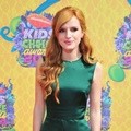 Bella Thorne di Orange Carpet Kids' Choice Awards 2014