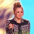 Kaley Cuoco Jadi Korban Cairan Hijau
