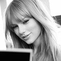 Taylor Swift di Majalah Glamour Edisi Maret 2014