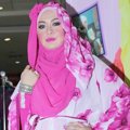 Eddies Adelia Saat Peresmian Butik 'April Jasmine'