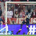 Patrice Evra Saat Mencetak Gol ke Gawang Bayern Munchen
