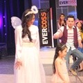 Vicky Shu Mendampingi Bintang Tamu dari 'Little Miss Indonesia'