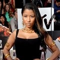 Nicki Minaj dalam Balutan Gaun Hitam Alexander McQueen