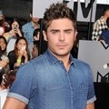 Zac Efron Hadir di MTV Movie Awards 2014