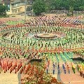 Tari Payung Terbesar di Dunia Tampak dari Udara