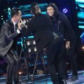 Daniel Mananta dan Ahmad Dhani Tampilkan Goyang Itik di Spektakuler Show Indonesian Idol 2014