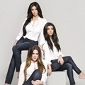 Kardashian Bersaudari Berpose untuk Kardashian Kollection Denim