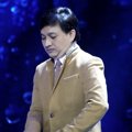 Yovie Widianto Saat Tampil di Spektakuler Show Indonesian Idol 2014