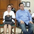 Farhat Abbas dan Regina Ditemui di Pengadilan Agama Jakarta Selatan