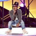 Penampilan Pharrell Williams di iHeartRadio Music Awards 2014