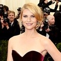Claire Danes Kenakan Gaun Rancangan Oscar de la Renta