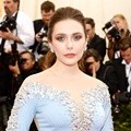 Elizabeth Olsen Hadir di Met Gala 2014