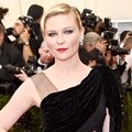 Kirsten Dunst Hadir di Met Gala 2014