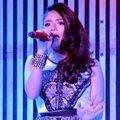 Penampilan Tika Saat Launching Album 'Lebih Baik'