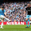 Samir Nasri Saat Mencetak Gol ke Gawang West Ham United