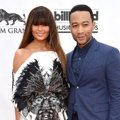 Chrissy Teigen dan John Legend di Red Carpet Billboard Music Awards 2014