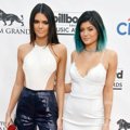 Kendall dan Kylie Jenner di Red Carpet Billboard Music Awards 2014