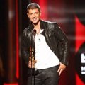 Robin Thicke Raih Piala Top R&B Song
