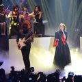 Geisha di Konser 'Bersinar Terang'