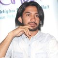 Reza Rahadian Saat Ditemui di Kawasan Tebet, Jakarta Selatan