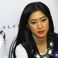 Annisa Pohan Bersama Aliya Rajasa Gelar Bazar Pakaian untuk Amal