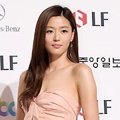 Jun Ji Hyun di Red Carpet Baeksang Art Awards 2014
