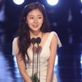 Baek Jin Hee Raih Piala Best New Actrees