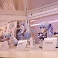 Merchandise Hatsune Miku Dipamerkan